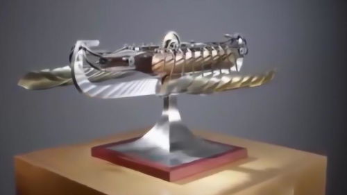 這件工藝品,看起來就像在劃槳的船一樣,看上去可真有意思