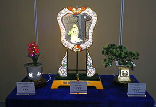 精美工藝品琳瑯滿目 非遺民間手工藝人現(xiàn)場(chǎng)展示,這周,來文化館參觀潮鄉(xiāng)民藝作品展